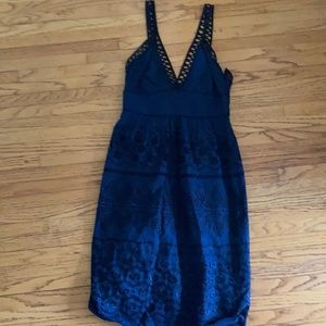 V-neck patterned black dress Cynthia Steffe